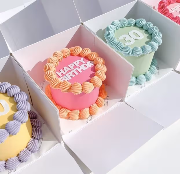 Vanilla Cake with a Buttercream Frosting - Image 4